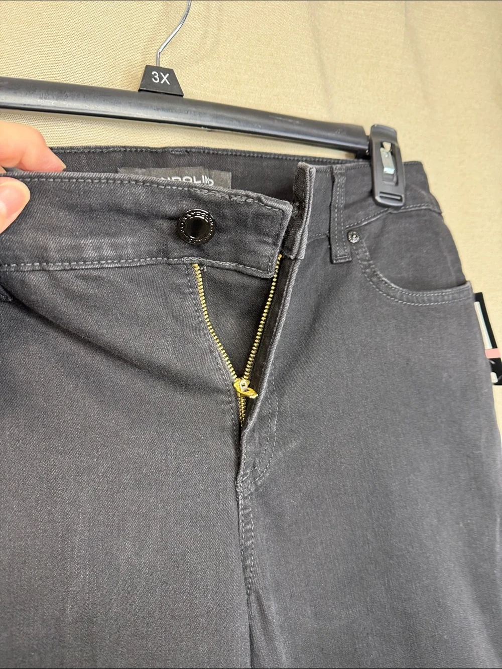 Bandolino Jeans Black Maddie Straight Leg in Size 10 ‎ NWT